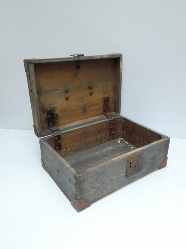 caja herramientas cerradura madera 23x52x35 1u